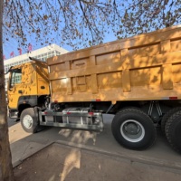 Tout nouveau prix d'usine Sinotruk Howo V7x camions à benne basculante 6x4 8x4 10 roues 371hp camions à benne basculante à vendre