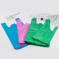 Sacs de courses en plastique personnalisés en PEHD imprimés en gros, type T-shirt
