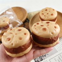 Balle anti-stress souple en forme de biscuit, jouet sensoriel TPR à remontée lente, biscuit sandwich réaliste à presser pour la décompression des adultes sur le bureau
