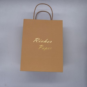 ถุงกระดาษคราฟท์แบบกำหนดเองมีหูหิ้วบรรจุของขวัญสไตล์คลาสสิกสำหรับเก็บเสื้อผ้ากระเป๋าถือคริสต์มาสงานแต่งงานชุดศิลปะ - Product Image 1