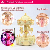 Boîte à musique rotative de luxe en résine avec lumière LED - Carrousel à 4 chevaux peint à la main pour décoration intérieure, mouvement OEM