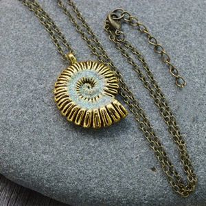 Collar de Concha de Sirena Brillante en la Oscuridad, Collar de Concha Marina con Sonido de <span class=keywords><strong>Ariel</strong></span>, Collar de Concha Espiral de Bruja, Joyería de Disfraces para Mujer, Regalo - Product Image 6