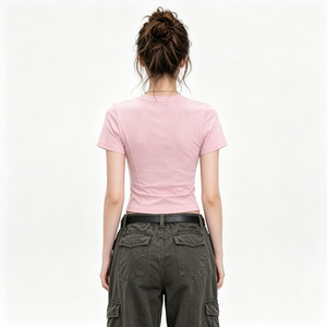 AMCLEVER Ronde hals, korte mouwen, aansluitend T-shirt voor dames, zomer 2026, nieuwe stijl, stijlvolle blouse met korte mouwen en schouderdetail. - Product Image 4
