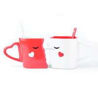 Ensemble de Tasses Céramique « Baiser » pour Couple 2026, Mugs Exquis en Porcelaine avec Cuillères, Cadeau Romantique
