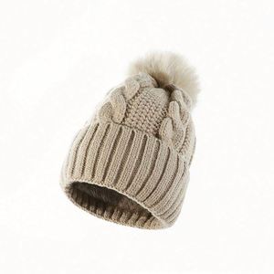Bonnet d'hiver tricoté pour adulte, protection des oreilles, anti-froid, en acrylique, style slouchy, chaud, avec pompon, pour femmes - Product Image 4