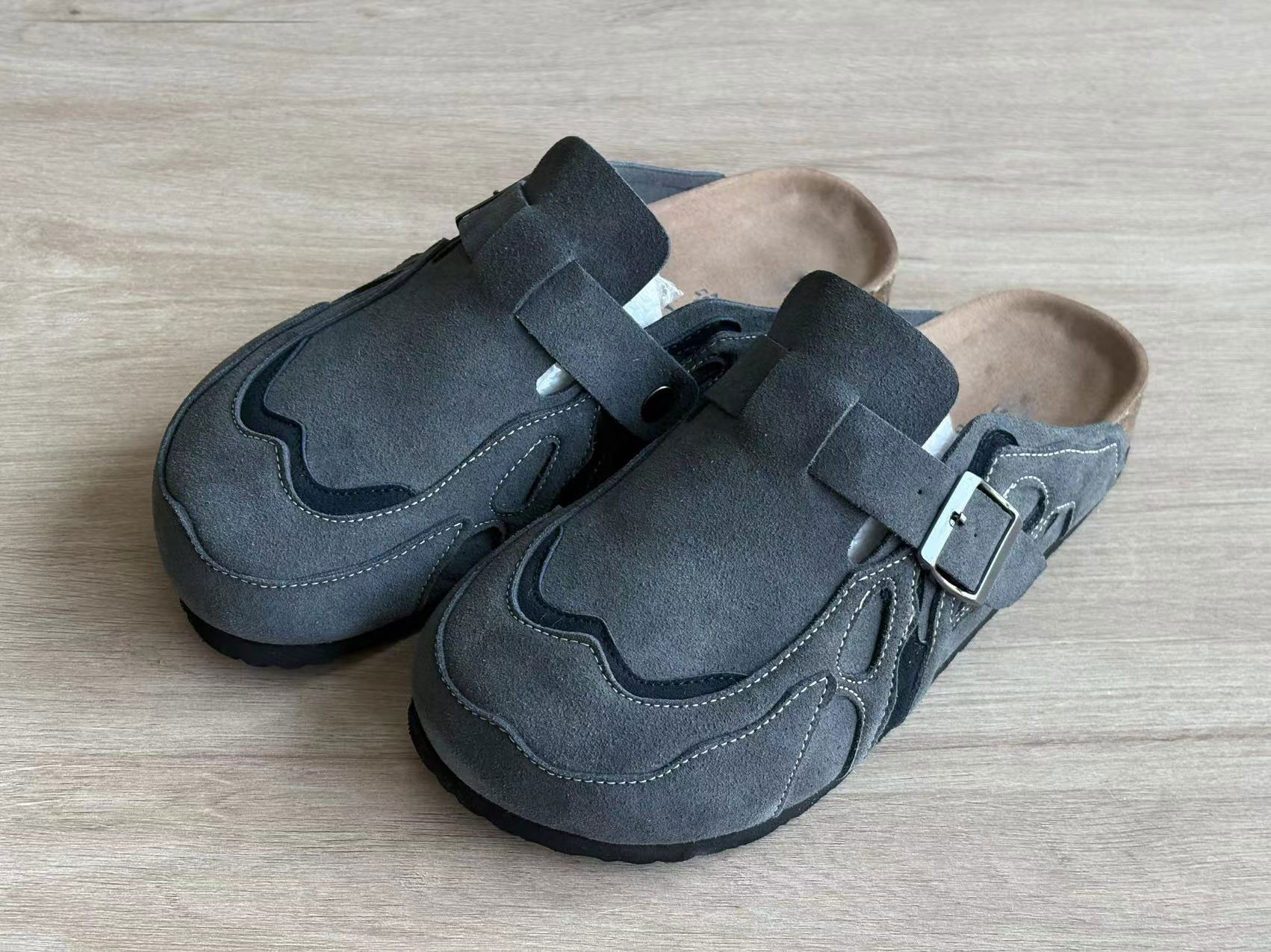 Gris foncé