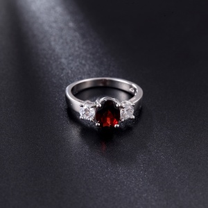 Anello Classico Ovale <span class=keywords><strong>con</strong></span> Gemma Naturale in Argento Sterling S925, Incastonato <span class=keywords><strong>con</strong></span> <span class=keywords><strong>Granato</strong></span> e Pietre Intercambiabili Multiple per Donne - Product Image 3
