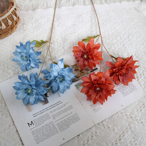 Composition florale artificielle à trois têtes, style peinture à l'huile, Dahlia classique, pour décoration douce de salle de mariage et décoration intérieure, fleurs en soie - Product Image 2