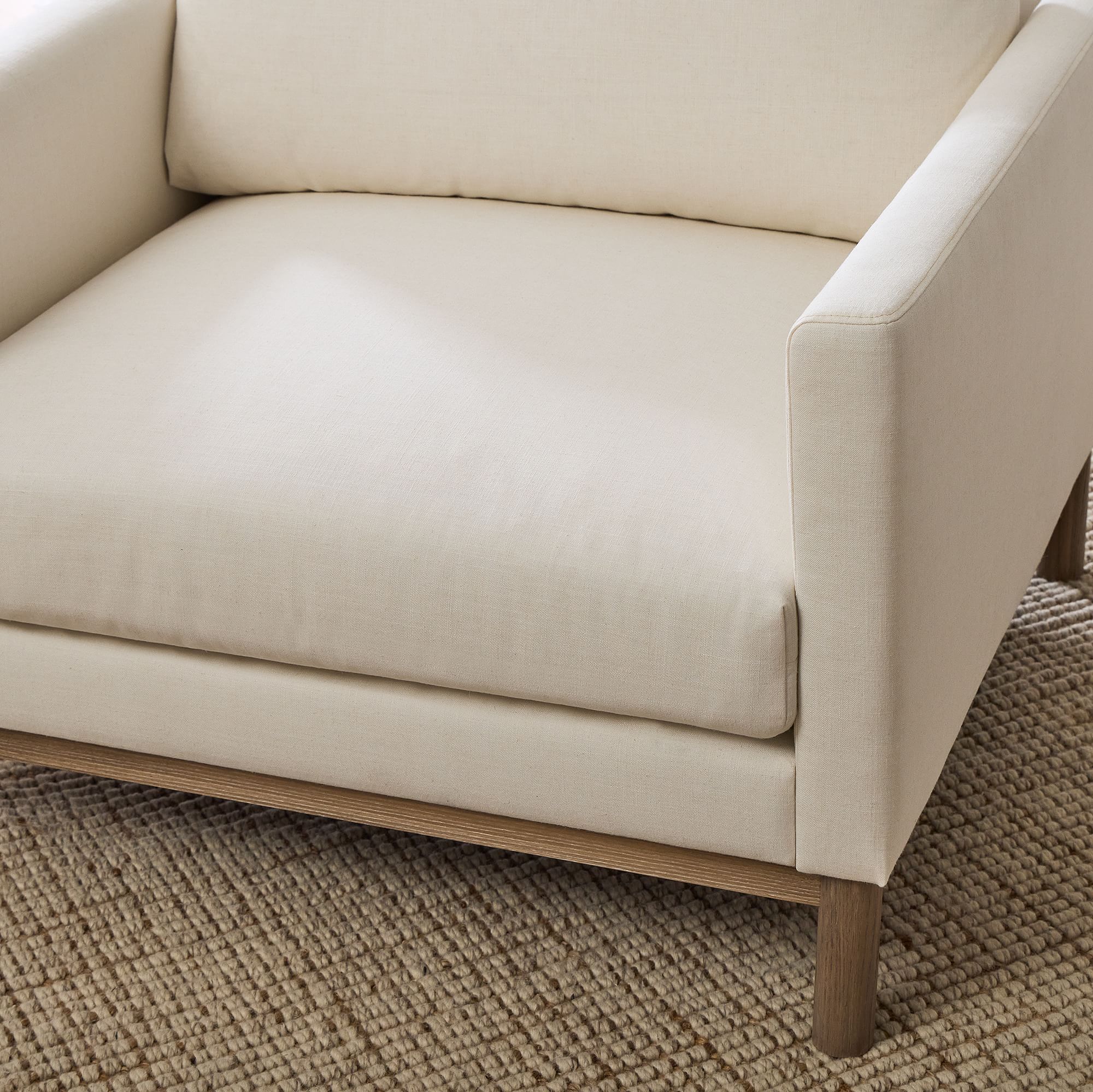 Luxury relax leisure home furniture modern armchair single sofa living room chair with wood base