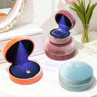 Boîte d'emballage de bijoux en velours haut de gamme avec lumière LED pour bague, pendentif, bracelet, vente en gros, logo personnalisé, boîte de rangement pour bijoux, boîte cadeau