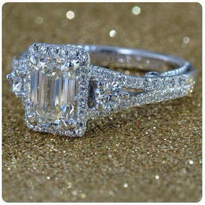 Anello di Diamanti F466 con Taglio Radiant, Diamante Naturale, Classico Anello di Fidanzamento per Donna - Product Image 6