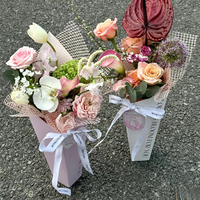 SEEWIN Vente en gros de petites boîtes-cadeaux en forme de cône, boîtes en carton recyclables avec fermeture magnétique, poignée, boîte artisanale pour l'emballage des fleurs
