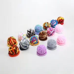 Hot Sale Cat Toys Biss beständige Bälle aus farbiger Wolle mit Glocken für Katzen übungen Lustiges Kau spielzeug