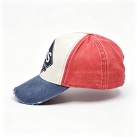 Gorra de Béisbol Deportiva Vintage Lavada con Bloques de Color Rojo, Blanco y Azul, Logotipo GDS, Estilo Dad Hat, Tejido Desgastado, para Hombre y Mujer