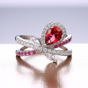 Anello da Cocktail F474 con Fiore, Anello da Donna con Zirconia Cubica Creata in Laboratorio, Montatura Pavé, Anelli di Moda per Matrimonio - Product Image 3