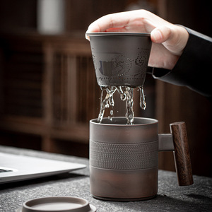 Mug filtrant en céramique fait main en poterie violette avec couvercle, style chinois, design rétro de luxe léger, <span class=keywords><strong>origine</strong></span> Jianshui, usage domestique - Product Image 3