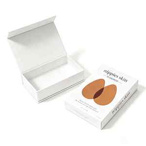 Boîtes rigides blanches personnalisées, design minimaliste et logo de marque imprimé pour les cache-tétons et les vêtements intimes, solutions d'emballage en papier - Product Image 1