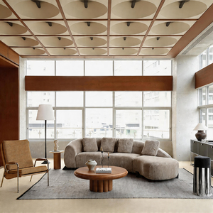 Sofá Seccional Curvo Moderno con Chaise Longue, Tela Texturizada Color Taupe, Brazos Redondeados y Asientos Profundos para Salas de Estar de Lujo - Product Image 2