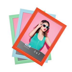 Marco de Fotos Personalizado de Madera, Plástico y MDF, 8x10 5x7, Bonitos Marcos de Fotos Coloridos, Ecológicos y Duraderos, Fabricación en Camboya - Product Image 1