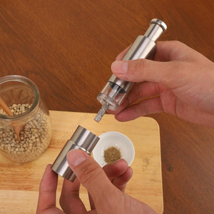 Juego de Molinillos de Sal y Pimienta Manuales de Acero Inoxidable Syh1094, con Botón de Presión, para Hierbas, Uso Doméstico y en la Cocina, Venta al Por Mayor - Product Image 5