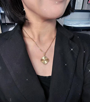Collier Trèfle à Quatre Feuilles Haut de Gamme en Gros, Entièrement Sertie de Diamants Blancs, Collier en Cristal Exquis, Accessoire de Luxe Tendance pour Femme