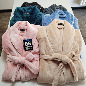 Pigiama per <span class=keywords><strong>Bambini</strong></span> in Flanella con Bordo Bianco, Accappatoio Lungo da Hotel con Risvolto, Logo Ricamato Personalizzato - Product Image 3