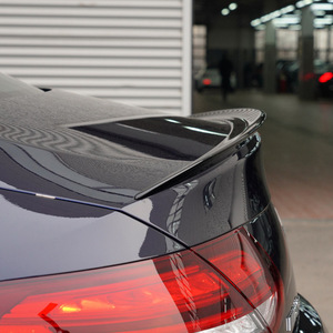 Alerón Trasero Tipo Cola de Pato para Mercedes-Benz Clase C Coupé C205 Sportback 2015-2021 AMG, Color Negro Piano, Textura de Fibra de Carbono, ABS - Product Image 3