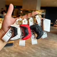Porte-clés de jeu vidéo en PVC de dessin animé, petit cadeau exquis, pendentif de sac pour couple, porte-clés de voiture