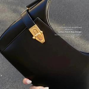 กระเป๋าถือซิปหรูหราสำหรับผู้หญิง ดีไซน์เรียบหรู ทันสมัย ผลิตจาก PU บุด้วยโพลีเอสเตอร์  แบบโท้ท เรียบง่าย สวยงาม - Product Image 4