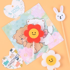 Velas <span class=keywords><strong>de</strong></span> decoración <span class=keywords><strong>de</strong></span> <span class=keywords><strong>pastel</strong></span> <span class=keywords><strong>de</strong></span> <span class=keywords><strong>cumpleaños</strong></span>, diseño único y divertido <span class=keywords><strong>de</strong></span> <span class=keywords><strong>girasol</strong></span> rojo y blanco con forma <span class=keywords><strong>de</strong></span> sonrisa, venta al por mayor - Product Image 5
