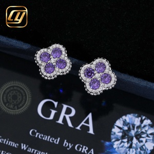 Boucles d'oreilles clous en moissanite en forme de fleur, argent 925 plaqué rhodium, bijoux de fête pour femme, luxe, taille brillant rond, sertissage à griffes - Product Image 2