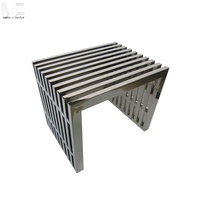 Table basse en acier inoxydable éthiopien minimaliste nordique moderne du milieu du siècle pour salon
