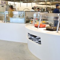 Comptoir de présentation de salades en surface solide blanche moderne sur mesure pour restaurant, salle à manger, buffet