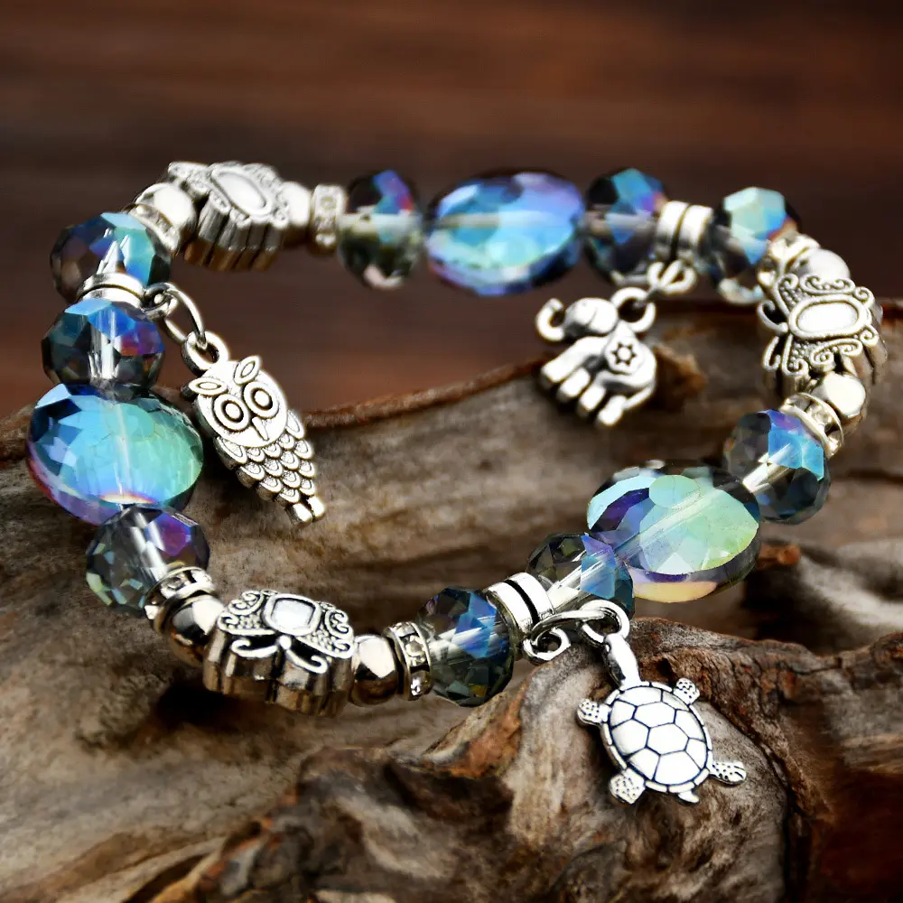 Nouveaux produits en gros faits à la main porte-bonheur éléphant papillon tortue cristal coloré bracelets à breloques pour femmes