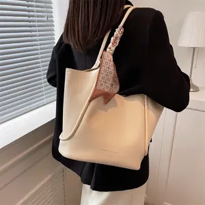 Fashion Mature Sweet Wind Pu Silk Scarf Ladies 2022 Autumn New Literary One-shoulder Messenger Bag