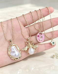 Popular Jewelry Design Fashion Joyas Pearl Pendant Necklace Bee Charm Oval Flower Link <b>Chain</b> Jewelry Pendant Necklace - Product Image 4