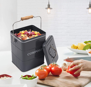 Poubelle à compost de cuisine moderne de luxe <span class=keywords><strong>en</strong></span> métal carré d'intérieur, noire, 5L, avec poignée <span class=keywords><strong>en</strong></span> <span class=keywords><strong>bois</strong></span> pour plan de travail - Product Image 5