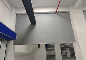 Barrière automatique motorisée rétractable anti-incendie et anti-fumée à gravité, sécurisée en cas <span class=keywords><strong>de</strong></span> panne, pour bâtiments industriels, commerciaux et entrepôts - Product Image 3