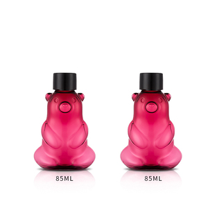 Botella roja clara <span class=keywords><strong>con</strong></span> diseño <span class=keywords><strong>de</strong></span> forma <span class=keywords><strong>de</strong></span> <span class=keywords><strong>oso</strong></span>, botella <span class=keywords><strong>de</strong></span> plástico <span class=keywords><strong>de</strong></span> gel <span class=keywords><strong>de</strong></span> ducha <span class=keywords><strong>con</strong></span> tapón <span class=keywords><strong>de</strong></span> rosca <span class=keywords><strong>de</strong></span> PP negro para botellas <span class=keywords><strong>de</strong></span> loción y champú - Product Image 2