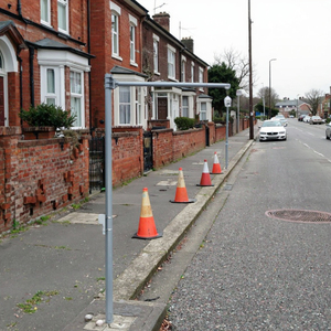 Colonna di monitoraggio con asta a otto lati Grey braccio lungo altezza personalizzata - Product Image 2