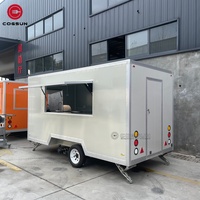 Système utilitaire complet : Remorque alimentaire carrée remorquable, unité de concession mobile pour la vente de snacks et de boissons variés, idéale pour les entreprises de vente au détail combinées