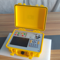 Testeur de rapport de transfert pour transformateur avec fonction de calcul de l'erreur TTR en position de tirage
