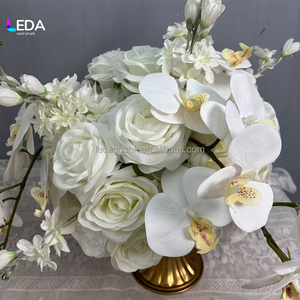 Bola de Flores de Phalaenopsis Blanca Hecha a Mano LEDA, Decoración Personalizada para Bodas y Eventos, Centros de Mesa para el Día de San Valentín, Flores Artificiales Suaves - Product Image 4
