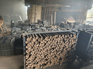 Charbon de bois en briquettes de sciure de bois dur du fournisseur vietnamien, haute teneur en carbone, faible teneur en cendres, combustible sans fumée pour barbecue, combustion de 6 heures - Product Image 6