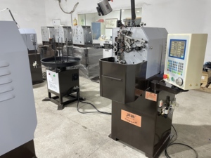 Máy cuộn lò xo CNC 2 trục với thiết bị sắp xếp chiều dài để làm lò xo <span class=keywords><strong>mini</strong></span> - Product Image 5