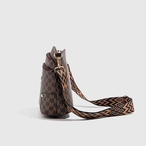 Nouvelles femmes sacs à bandoulière Triple poche zippée bandoulière femmes sacs à main et sacs à main en cuir de luxe concepteur dames sac à bandoulière - Product Image 3