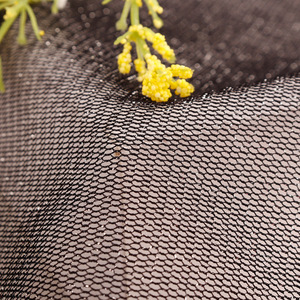 Venta al por mayor tela de malla de tul tela de hilo plateado 1,6 M 38G rollo de tela de malla de nylon ecológico - Product Image 2