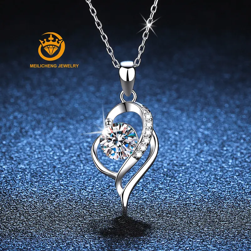 Vente en gros de pendentif Moissanite avec diamant de 1 carat collier en argent sterling 925 bijoux en forme de coeur pour femmes