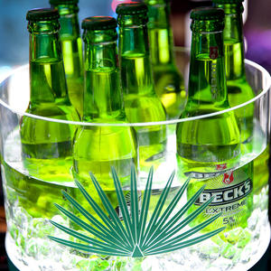 바 KTV 파티용 맞춤형 12L 모던 아크릴 LED 발광 아이스 버킷, 고급 와인 & 칵테일 서빙용 - Product Image 4