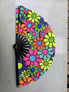 Nouveauté 2023 : Éventails pliables écologiques en plastique, imprimés sur mesure, pour la décoration intérieure classique et les festivals, avec technique de gravure - Product Image 4